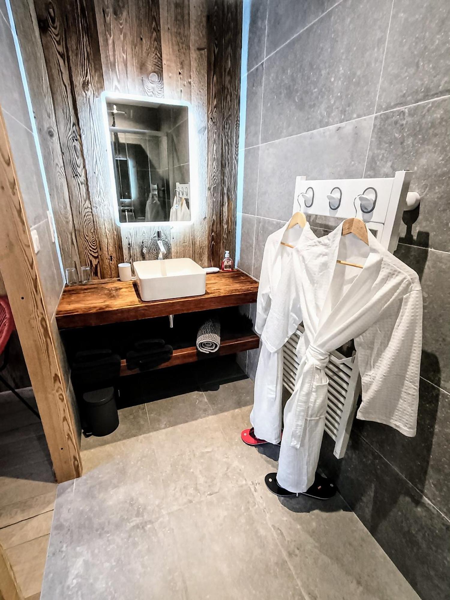 Chez Lucienne, Jacuzzi Et Sauna Самоен Экстерьер фото