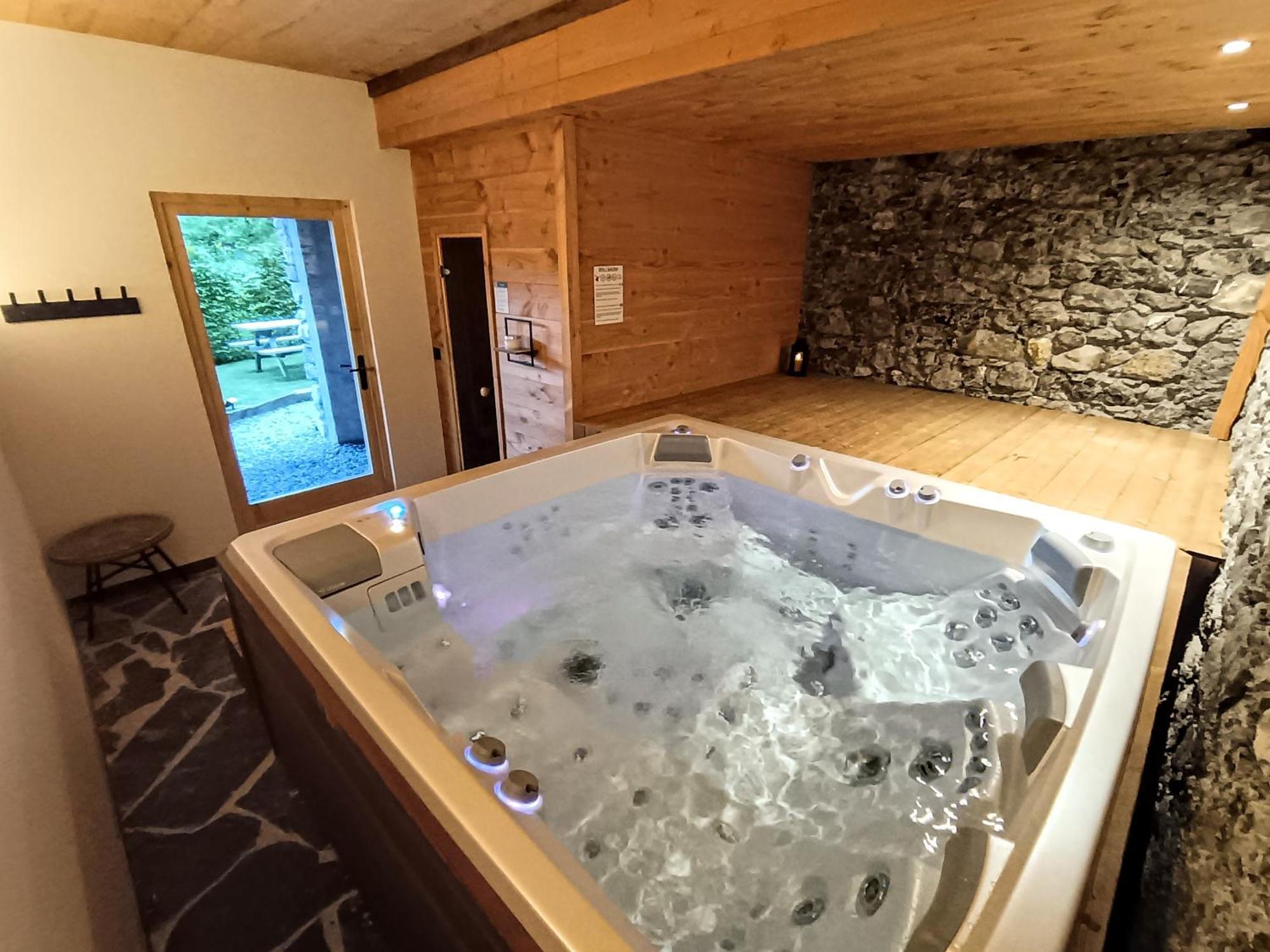 Chez Lucienne, Jacuzzi Et Sauna Самоен Экстерьер фото